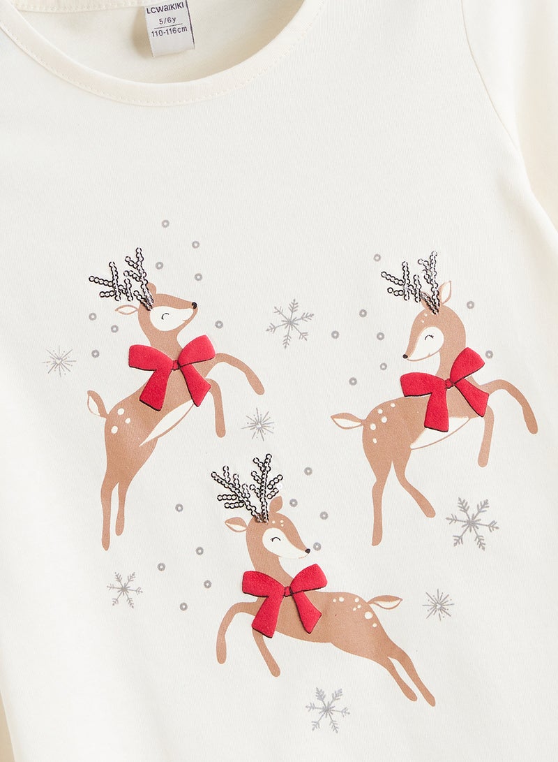 ال سي وايكيكي تيشيرت بناتي بطابع رأس السنة برقبة دائرية - Image 2